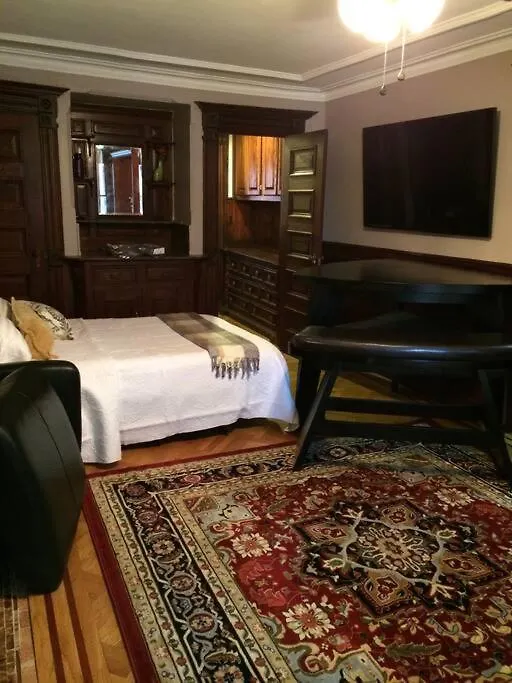 Garden Apartment With Private Entry ニューヨーク 米国